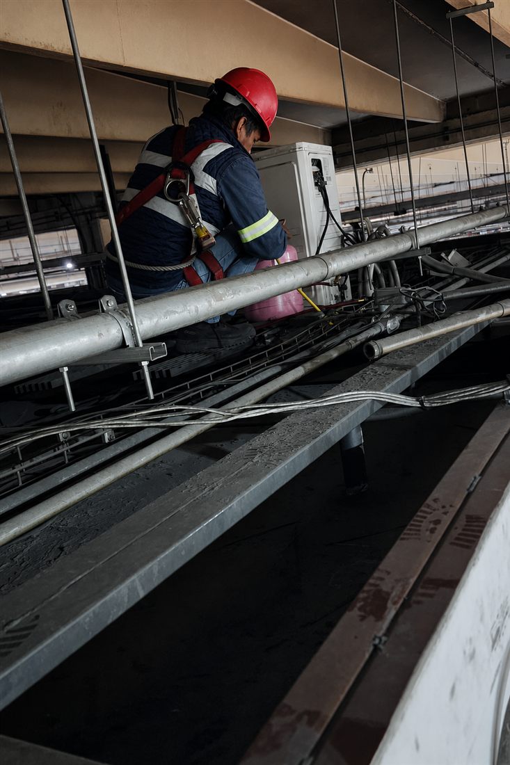 Infraestructura, ductos y fabricación para una instalación industrial